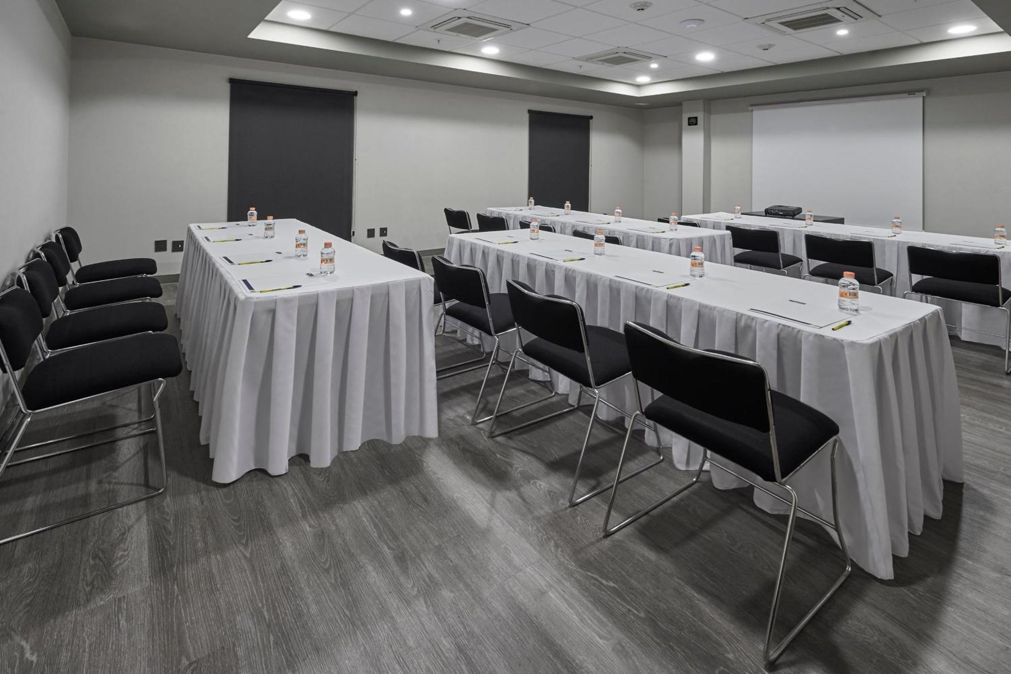 ซิตี้ เอ็กซ์เพรส กุสตาโว บาซ Hotel Tlalnepantla de Baz ภายนอก รูปภาพ